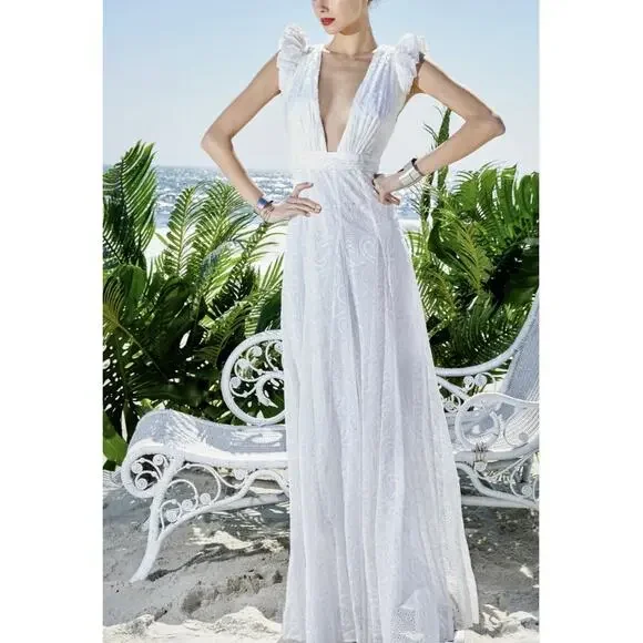 NWT Alice & Olivia White V Neck Eyelet Lace Vanna Maxi Dress Size 6 - Picture 2 of 16